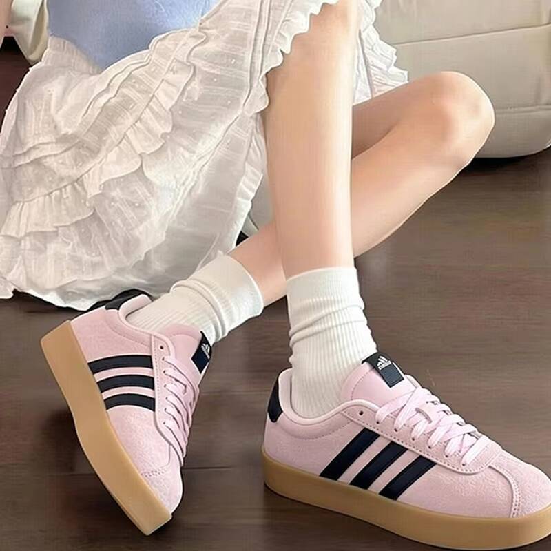 아디다스 여성용 로우탑 스케이트보드 스니커즈 스웨이드  - Street Fashion Adidas 리뷰 및 가격